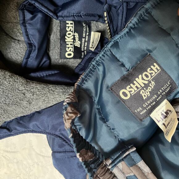 OshKosh B’Gosh Winter Parka Coat and Snowsuit Size 4T - Picture 3 of 8